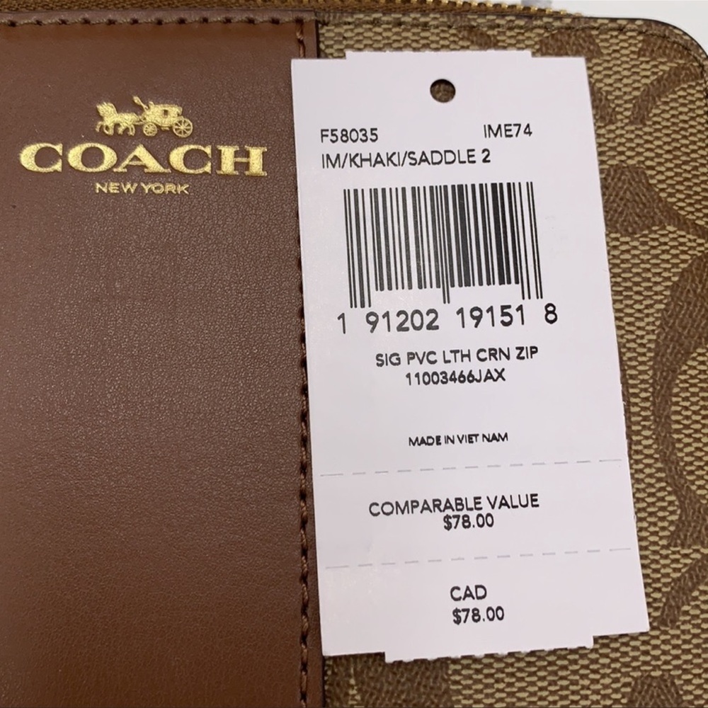 COACH Corner Zip Wristlet In Signature Canvas - Picture 9 of 16